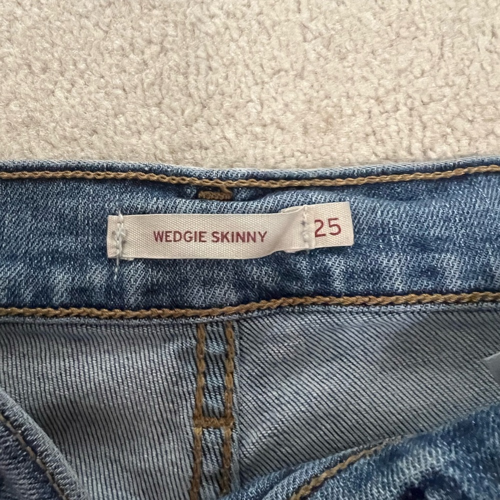 Levi’s Wedgie Skinny Jeans - Picture 7 of 7